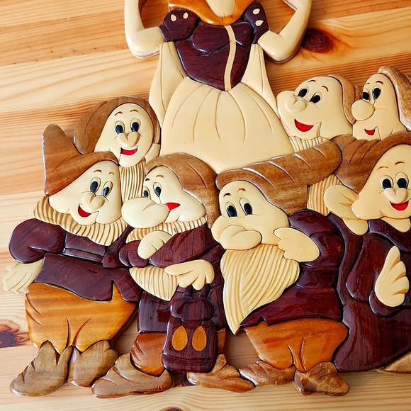 Disney, Large 3D Wall Art, Snow White & 7 Dwarfs, Handcrafted, Multiple Woods. - Picture 7 of 7